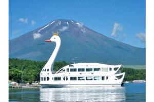 山中湖観光船「白鳥の湖号」